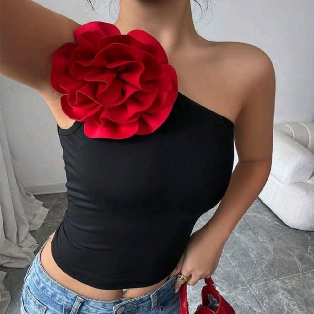 TOP de un solo hombro con flor roja