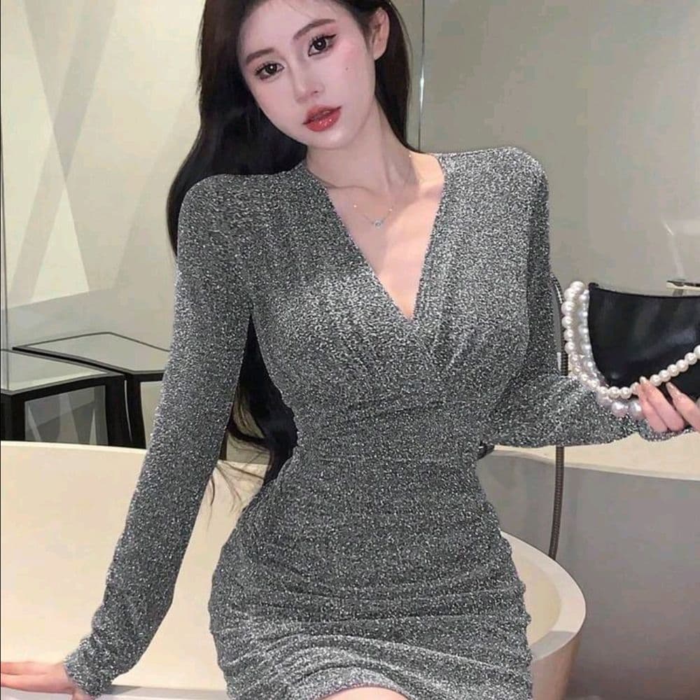 VESTIDO MANGA LARGA CUELLO V CON BRILLOS GRIS TALLE G